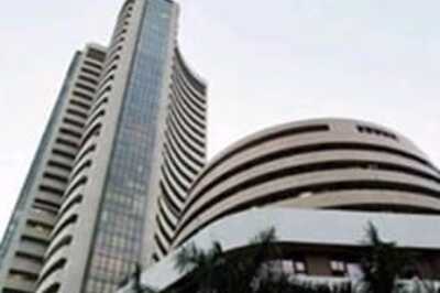 Markets open flat; IT, cement stocks up