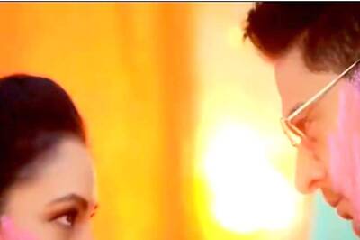 Anupamaa Holi Special: Anupama-Anuj Kapadia Turn Laal In Each-Other's Ishq, Fans Call It 'Freaking Hot!'