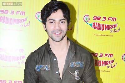 Varun Dhawan to throw bachelor party to promote 'Humpty Sharma Ki Dulhania'