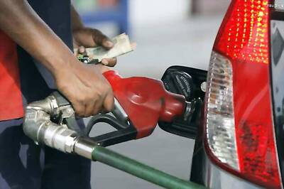 Oil rises above $106 despite US crude supply jump