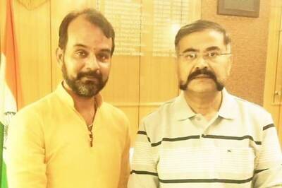 'Black Tactics': Hours After Ink Attack, AAP MP Sanjay Singh Tweets Pic of Offender with UP Police ADG