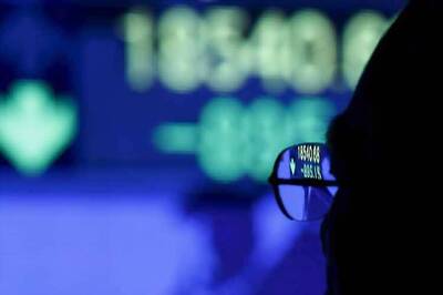 Asian shares resume slide on fears over Chinese economy, investors jittery