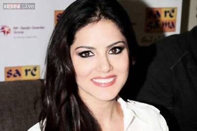 'Sari wali girl': Sunny Leone excited about her first Punjabi music video