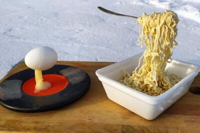 'Is This for Real?': Siberian Man's Photo of Frozen Egg and Noodles in the Air Goes Viral