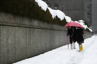 Second snow storm leaves thousands stranded as toll rises to 23 in Japan