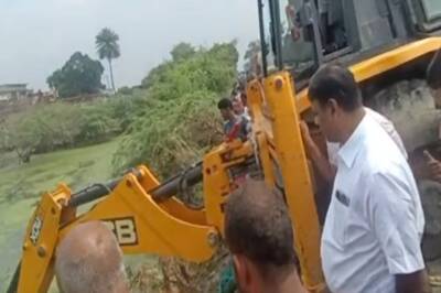 10 Killed, 37 Injured After Tractor Topples into Pond in Lucknow
