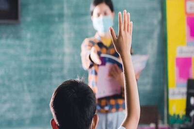 Govt School Student Injured in Delhi After Classroom Ceiling Fan Falls on Her Head