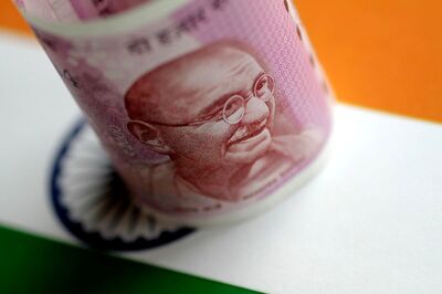 Rupee Inches 5 Paise Higher to 72.88 Against US Dollar in Early Trade