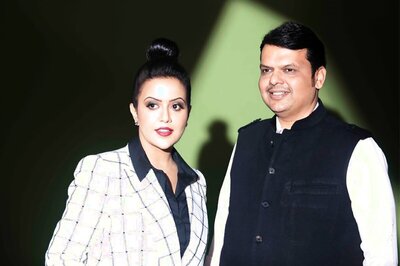 Mumbai Designer Arrested for Trying to Bribe Amruta Fadnavis with Rs 1 Crore; Dy CM Clarifies