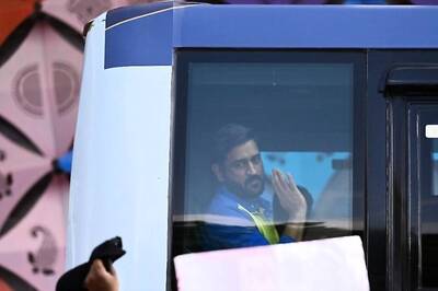 'Thala' MS Dhoni's Unreal Craze in Lucknow, Fans Wait To Catch A Glimpse of CSK Skipper in Rain