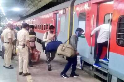 Railways to Fine Rs 500 for No Mask Within Premises, Inside Trains as Measure against Covid Spread