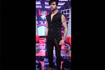 Have you seen Himesh Reshammiya's new toned look for TV show 'The Voice India'?