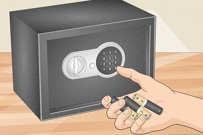 How to Open a Digital Safe Without a Key