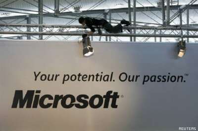 Microsoft updates Office, moves into cloud