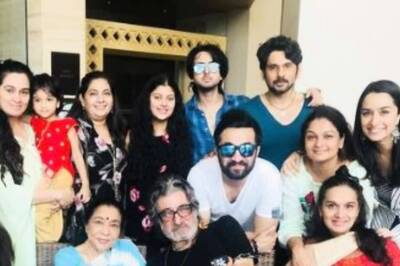 Shraddha Kapoor Shares Glimpse from 'Aaie' Asha Bhosle's 88th Birthday Celebration