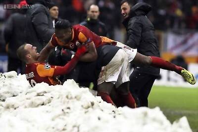 Decisive Galatasaray goal crowns difficult year for Sneijder