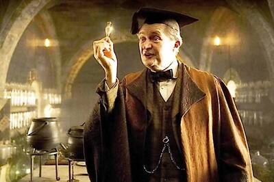 Jim Broadbent Joins Game of Thrones Season 7 Cast