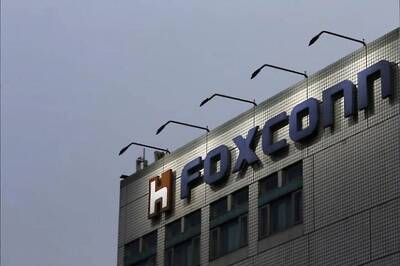 Apple, Amazon to Join Foxconn Bid For Toshiba Chip Business