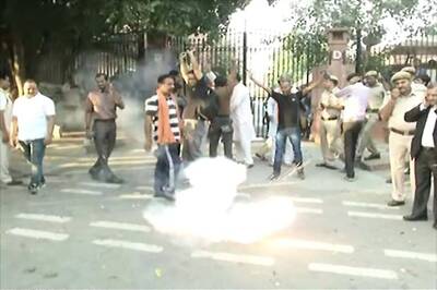 Hindu Outfit Bursts Crackers Outside Supreme Court, 14 Detained