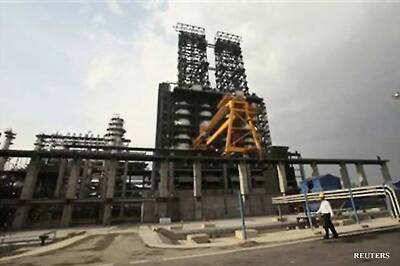 India looking at Saudi, Iraq to expand its oil sourcing