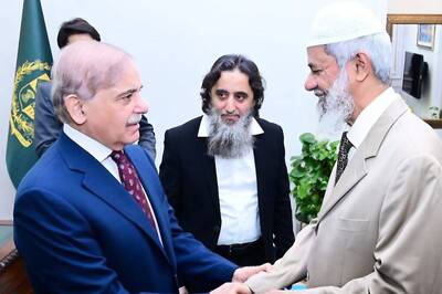 How State Guest Zakir Naik Swiftly Became ‘KhalNaik’ for Pakistanis with His Bizarre Comments and ‘India Love’