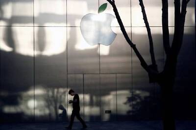 Apple Staff in China Suspected of Selling Private Data