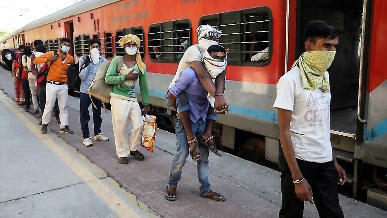 Karnataka Cancels Trains for Migrant Workers After Yediyurappa Meets Builders, Says Work Will Resume