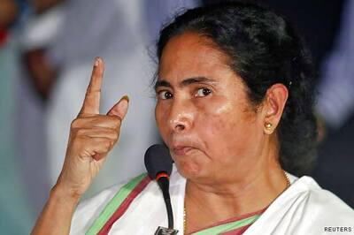 Mamata urges regional parties to unite to oust UPA