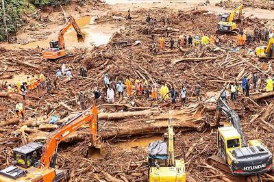 Kerala CM Orders Withdrawal of Controversial Note Restricting Scientists' Comments on Landslides