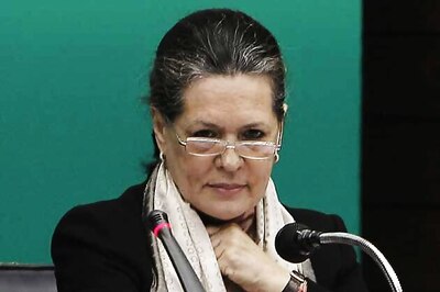 Sonia to address Congress MPs, likely to attack BJP