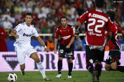 La Liga: Madrid crush Deportivo, Barca held