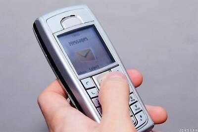 'Missed call' affair ends in woman's suicide