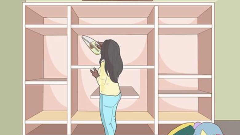 How to Organize a Walk in Closet