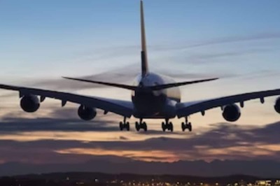 Australian Arrested in Singapore After Bomb Threat, Returned Flight