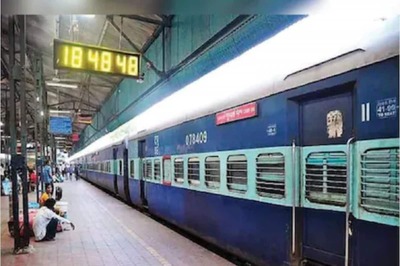 Job Seekers Made to Count Trains at New Delhi Railway Station, Duped of Over Rs 2.5 Crore