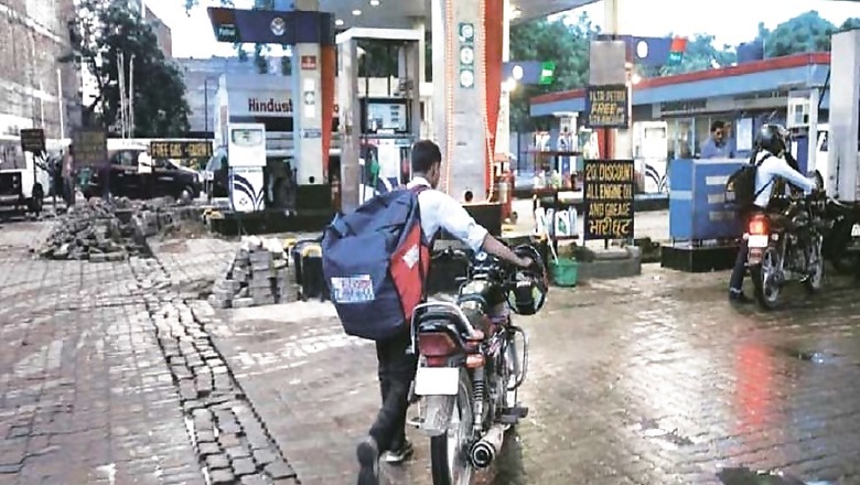 'Be Brave': Supportive Customers Send Messages for Delhi Pizza Delivery Agent Down With Coronavirus