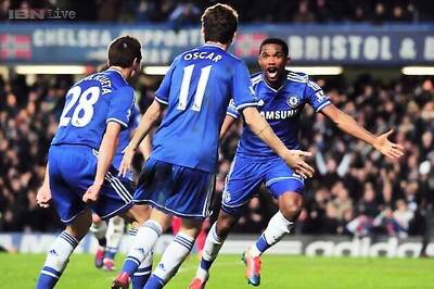 Samuel Eto'o strikes as Chelsea down Liverpool 2-1
