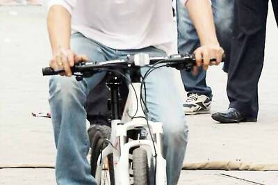 Did SRK's cycling stunt upset Salman?