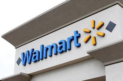 2 People Injured After Being Stabbed at Texas Wal-Mart