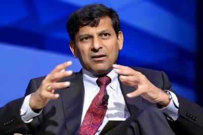 RBI Governor Raghuram Rajan may go for rate cut on Tuesday to spur economy