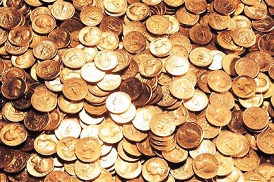 Gold tops Rs 27,000-mark; surges Rs 480 to hit 2 month high