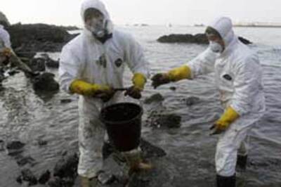 S Korea grants bail to Indians held for oil spill