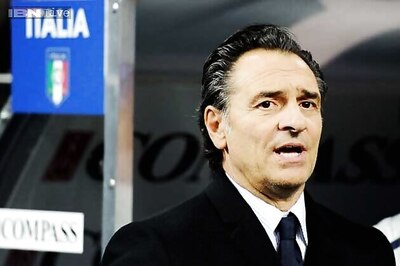 Italy's Prandelli signs two-year contract extension