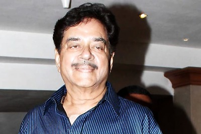 Shatrughan Sinha denies to be 'sulking'; says will attend BJP meets when invited