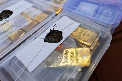 Gold Smuggling in Indian Declines as Covid-19 Travel Curbs Thwart Grey Market, Boost Legal Imports