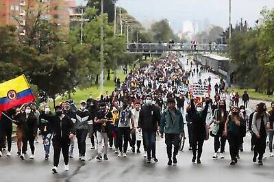 Colombian Finance Minister Resigns Amid Deadly Protests