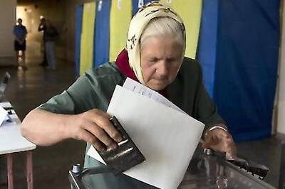 Petro Poroshenko wins Ukraine presidential vote