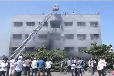 Massive fire in textile factory in Bhiwandi near Mumbai, over 50 feared trapped