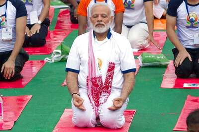 Stretching Arms Up, Modi Shows India How to Prep Up for Yoga Day With 'Tadasana'