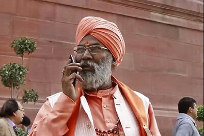 BJP MP Sakshi Maharaj Gets 'Death Threat' from Pakistan Number